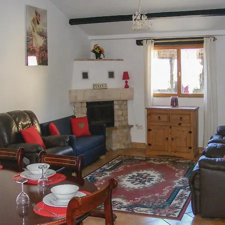 度假居 Three-bedroom Holiday In *